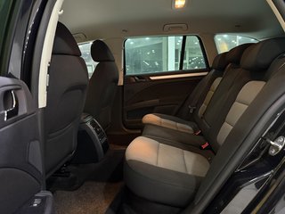 Skoda Superb Combi Ambition NAVI XENON SHZ AUT - photo 1