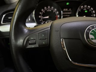 Skoda Superb Combi Ambition NAVI XENON SHZ AUT - photo 3