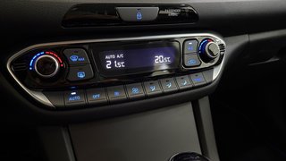 Hyundai i30 cw  AUTOMATIK ACC AHK NAVI - bilder 16