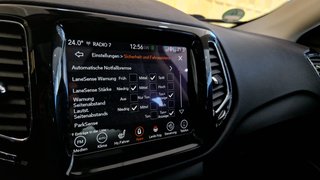 Jeep Compass Limited 4WD  AUTOMATIK PANO ACC KEYLESS - photo 19