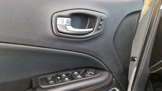 Jeep Compass Limited 4WD  AUTOMATIK PANO ACC KEYLESS - photo 29