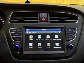 Hyundai i20 YES! KLIMA SHZ AHK CAM TEMPOMAT - foto 8