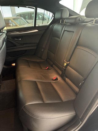 BMW M550 d xDrive  M-PAKET SHZ NAV LEDER AHK H&K - foto 8