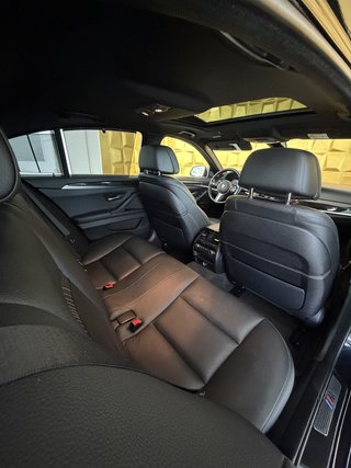 BMW M550 d xDrive  M-PAKET SHZ NAV LEDER AHK H&K - foto 9