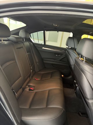 BMW M550 d xDrive  M-PAKET SHZ NAV LEDER AHK H&K - foto 1