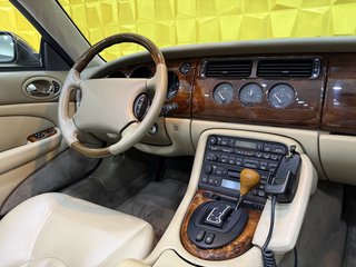 Jaguar XK8 Convertible  CABRIO SHZ 17 TSKM 2 HAND - bilder 13