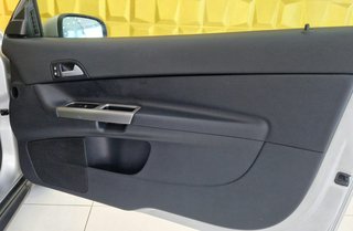 Volvo C30 2.0 D Momentum AUTOMATIK EINPARKHILFE MULTIFUNKTIONSLENKRAD - foto 4