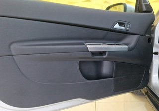 Volvo C30 2.0 D Momentum AUTOMATIK EINPARKHILFE MULTIFUNKTIONSLENKRAD - foto 10