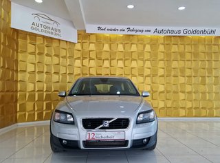 Volvo C30 2.0 D Momentum AUTOMATIK EINPARKHILFE MULTIFUNKTIONSLENKRAD - foto 2