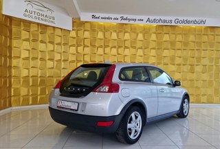 Volvo C30 2.0 D Momentum AUTOMATIK EINPARKHILFE MULTIFUNKTIONSLENKRAD - foto 6