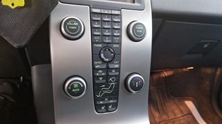 Volvo C30 2.0 D Momentum AUTOMATIK EINPARKHILFE MULTIFUNKTIONSLENKRAD - foto 17