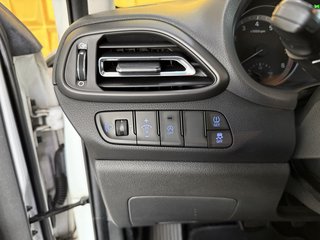 Hyundai i30 cw Intro Edition Mild-Hybrid NAVI AUT SHZ CAM TEMP - bilder 20