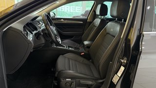 Volkswagen Passat Variant  R-Line ACC AHK SHZ VH CAM KEY GO HEAD UP - photo 1