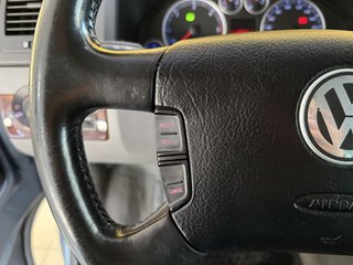 Volkswagen T5 Transporter Bus Multivan Highline LEDER SHZ PDC AHK 7SITZER STNDHZNG - foto 12