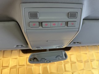 Volkswagen T5 Transporter Bus Multivan Highline LEDER SHZ PDC AHK 7SITZER STNDHZNG - foto 19