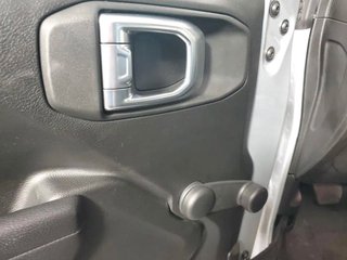 Jeep Wrangler Sport 2.0 T-GDi 4x4*Kamera*CarPlay* - bilder 1