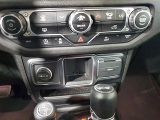 Jeep Wrangler Sport 2.0 T-GDi 4x4*Kamera*CarPlay* - bilder 8