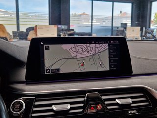 BMW 530d xDrive Luxury Line*KAMERA*CARPLAY*HEBEDACH* - photo 7