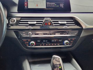 BMW 530d xDrive Luxury Line*KAMERA*CARPLAY*HEBEDACH* - photo 14