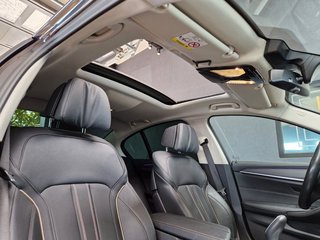 BMW 530d xDrive Luxury Line*KAMERA*CARPLAY*HEBEDACH* - photo 18