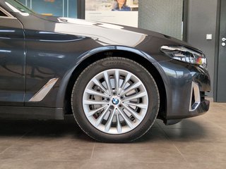 BMW 530d xDrive Luxury Line*KAMERA*CARPLAY*HEBEDACH* - photo 8
