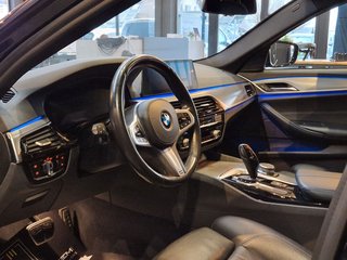 BMW 530d Touring M Sport*PANO*AHK*Head Up*CarPlay* - bilder 3