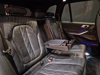 BMW X5 M50i xDrive Shadow Line*LASER*PANO*H&K*360° - bilder 26