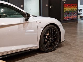 Audi R8 Coupe 5.2 FSI Performance*Bang&Olufsen*Navi* - bilder 6