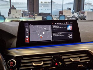 BMW 530d Touring M Sport*PANO*AHK*Head Up*CarPlay* - bilder 6