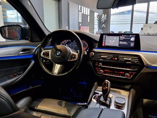 BMW 530d Touring M Sport*PANO*AHK*Head Up*CarPlay* - bilder 13
