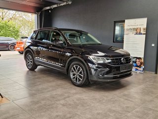 Volkswagen Tiguan Life 2,0TDI*KAMERA*AHK*NAVI*CLIMATRONIC - photo 2