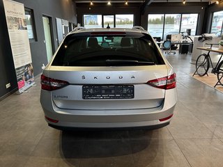 Skoda Superb 2.0TDI*Combi*7G*Kamera*LED* - photo 6