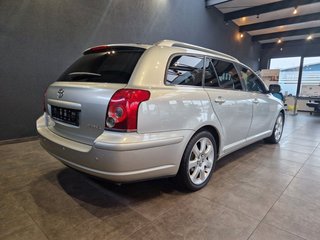 Toyota Avensis Kombi 2.0*XENON*TEMPMT*EINPARKHILFE*SHZ - photo 6