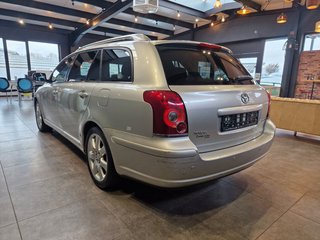 Toyota Avensis Kombi 2.0*XENON*TEMPMT*EINPARKHILFE*SHZ - photo 8