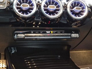 Mercedes-Benz CLA 220 AMG-Line*Matt Grau*Panorama*18"AMG* - photo 6