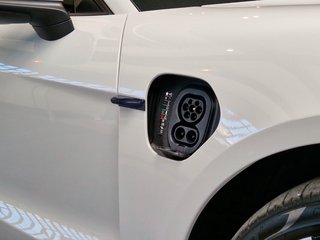 Porsche Taycan Panorama*Kamera*CarPlay*Navi* - photo 6