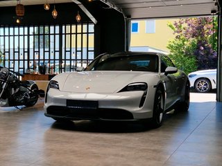 Porsche Taycan Panorama*Kamera*CarPlay*Navi* - photo 9