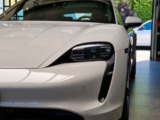 Porsche Taycan Panorama*Kamera*CarPlay*Navi* - photo 10