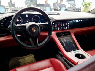 Porsche Taycan Panorama*Kamera*CarPlay*Navi* - photo 10