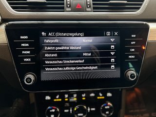 Skoda Superb 2.0TDI*Combi*7G*Kamera*LED* - foto 2