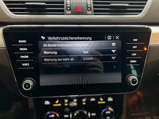 Skoda Superb 2.0TDI*Combi*7G*Kamera*LED* - foto 8