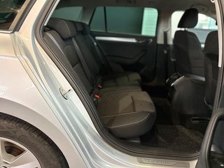 Skoda Superb 2.0TDI*Combi*7G*Kamera*LED* - foto 28