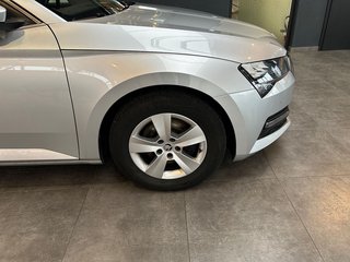 Skoda Superb 2.0TDI*Combi*7G*Kamera*LED* - foto 8