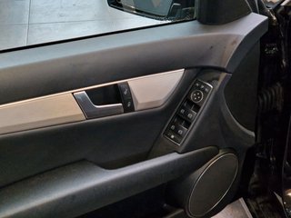 Mercedes-Benz C 200 T CGI BlueEfficiency*18"AMG-ALU*NAVI*TEMP - foto 9