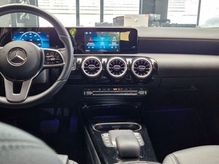 Mercedes-Benz A 180d Limousine Style*8G-DCT*KEYLESS*CARPLAY* - photo 8