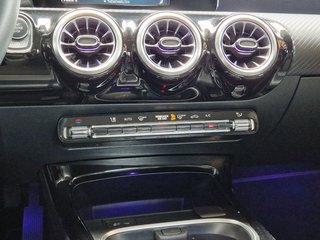 Mercedes-Benz A 180d Limousine Style*8G-DCT*KEYLESS*CARPLAY* - photo 20