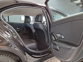 Mercedes-Benz A 180d Limousine Style*8G-DCT*KEYLESS*CARPLAY* - photo 26