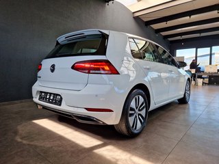 Volkswagen e-Golf VII Lim.*WÄRMEPUMPE*NAVI*LED*SCHNELLLADE* - foto 1