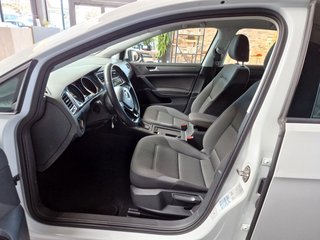Volkswagen e-Golf VII Lim.*WÄRMEPUMPE*NAVI*LED*SCHNELLLADE* - foto 2