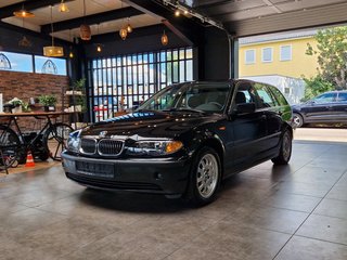 BMW 325i Touring*AHK*KLIMA* - foto 3